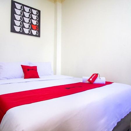 Hotel Reddoorz Near Taman Kota Ternate Extérieur photo