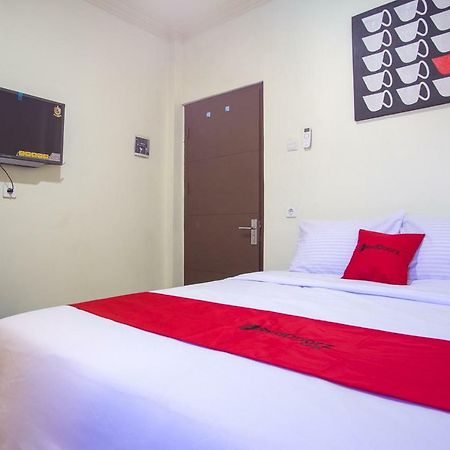 Hotel Reddoorz Near Taman Kota Ternate Extérieur photo